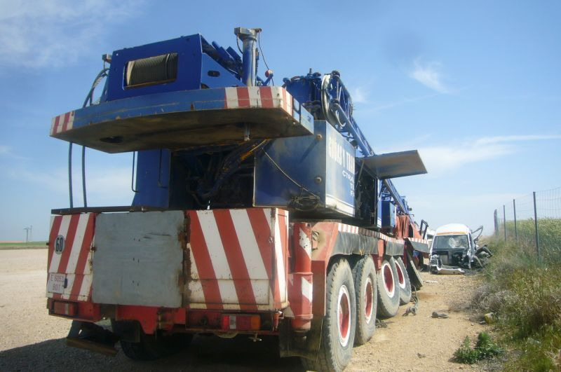 Liebherr LTM 1090 for parts - Grue mobile: photos 2 Liebherr LTM 1090 for parts - Grue mobile: photos 2