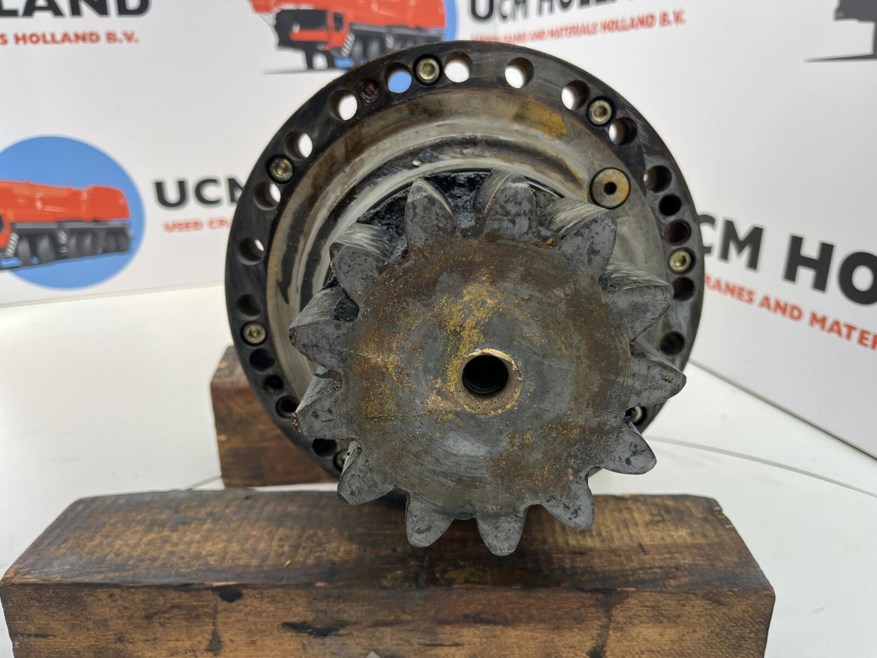 Liebherr LTM 1130-5.1 Slewing gear - Moteur de rotation pour Grue mobile: photos 5 Liebherr LTM 1130-5.1 Slewing gear - Moteur de rotation pour Grue mobile: photos 5