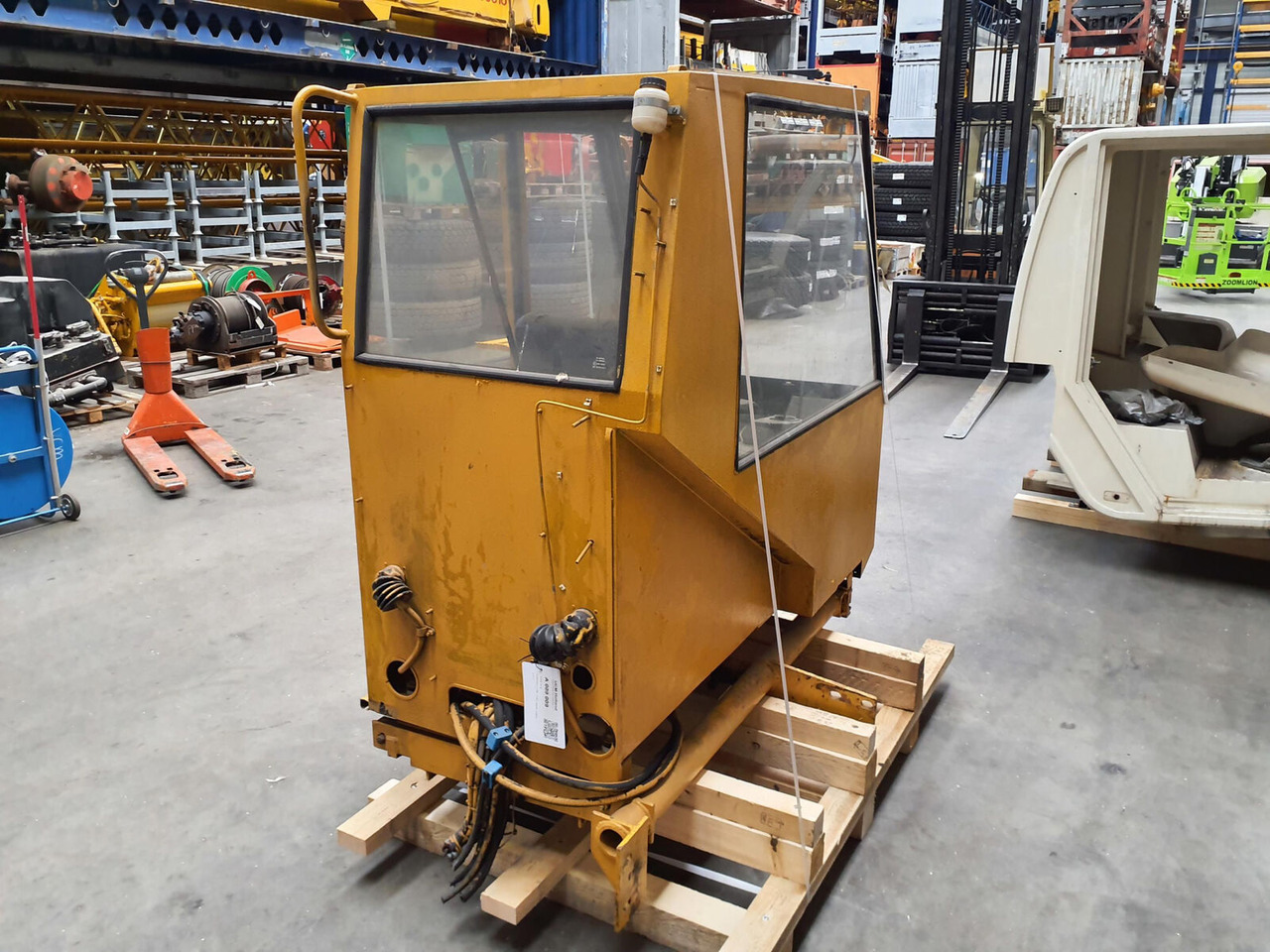 Liebherr LTM 1140 upper cabin - Cabine pour Grue mobile: photos 4 Liebherr LTM 1140 upper cabin - Cabine pour Grue mobile: photos 4