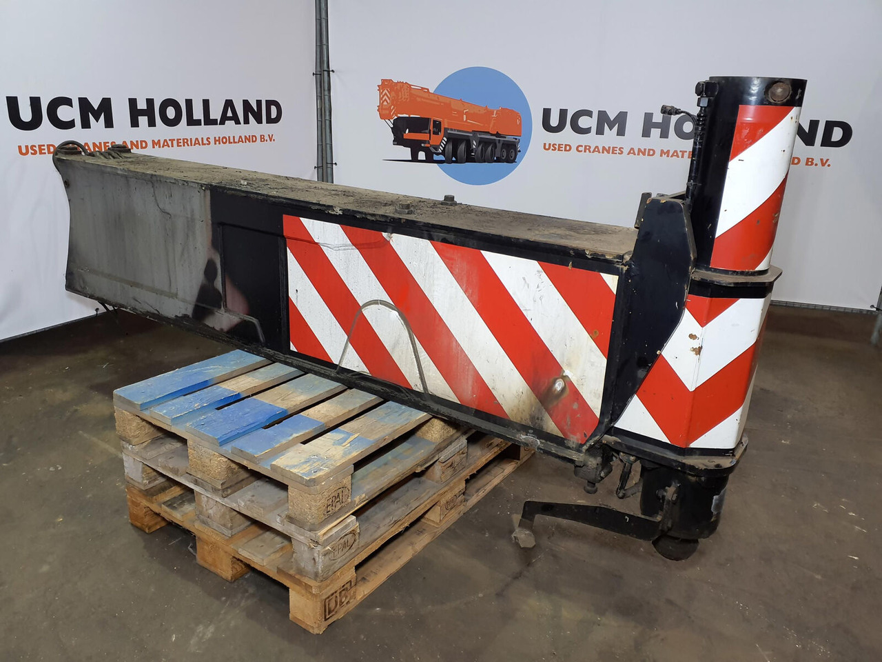 Liebherr LTM 1200/1 sliding beam front pre assembled - Suspension pour Grue: photos 1 Liebherr LTM 1200/1 sliding beam front pre assembled - Suspension pour Grue: photos 1