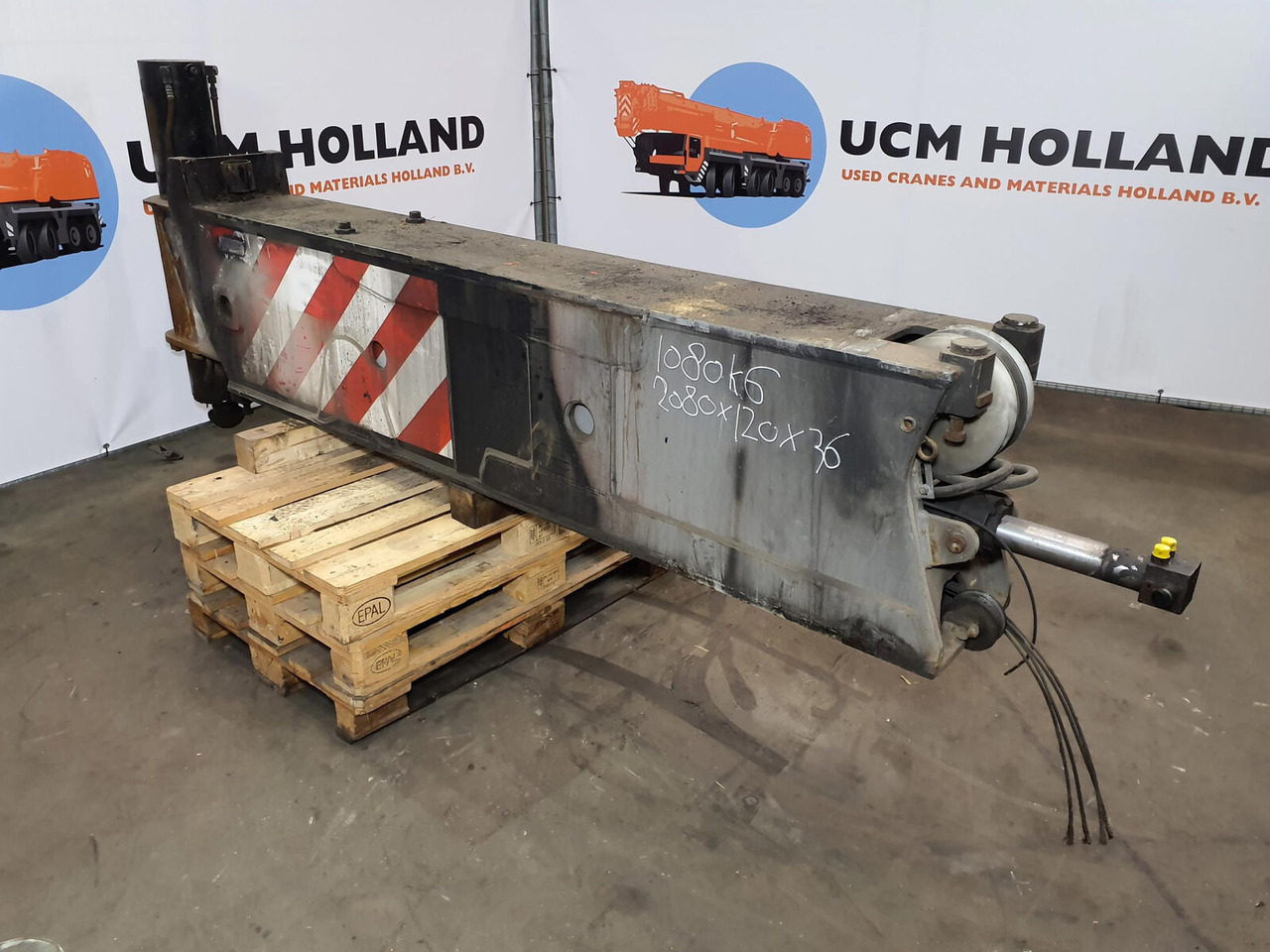 Liebherr LTM 1200/1 sliding beam front pre assembled - Suspension pour Grue: photos 3 Liebherr LTM 1200/1 sliding beam front pre assembled - Suspension pour Grue: photos 3