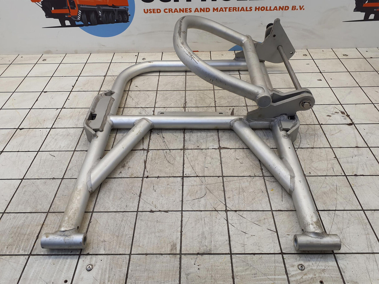 Liebherr LTM 1250-5.1 guard railing 40X500X760 - Carrosserie et extérieur pour Grue mobile: photos 2 Liebherr LTM 1250-5.1 guard railing 40X500X760 - Carrosserie et extérieur pour Grue mobile: photos 2