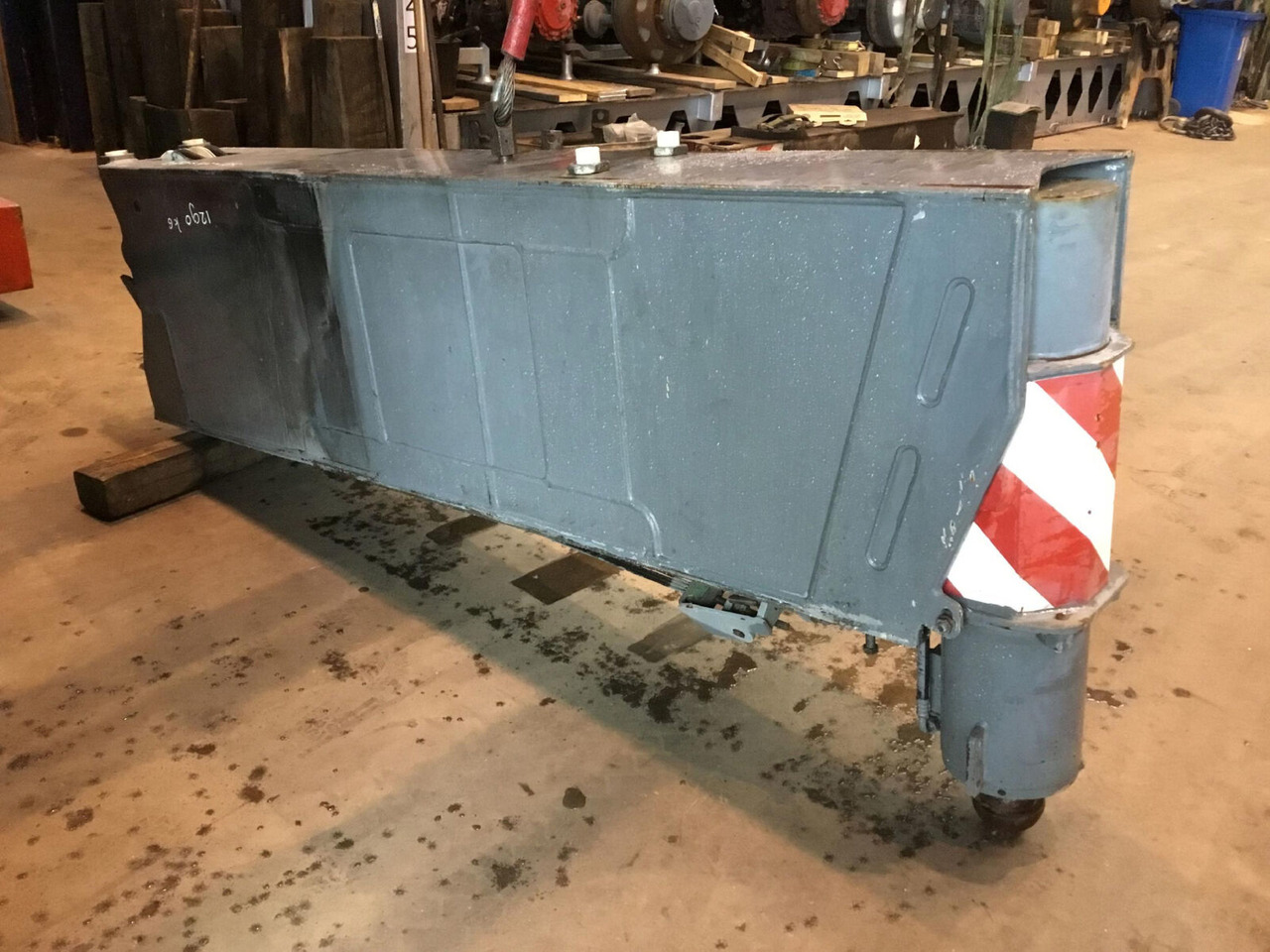 Liebherr LTM 1250-6.1 sliding beam front pre assembled - Suspension pour Grue mobile: photos 1 Liebherr LTM 1250-6.1 sliding beam front pre assembled - Suspension pour Grue mobile: photos 1