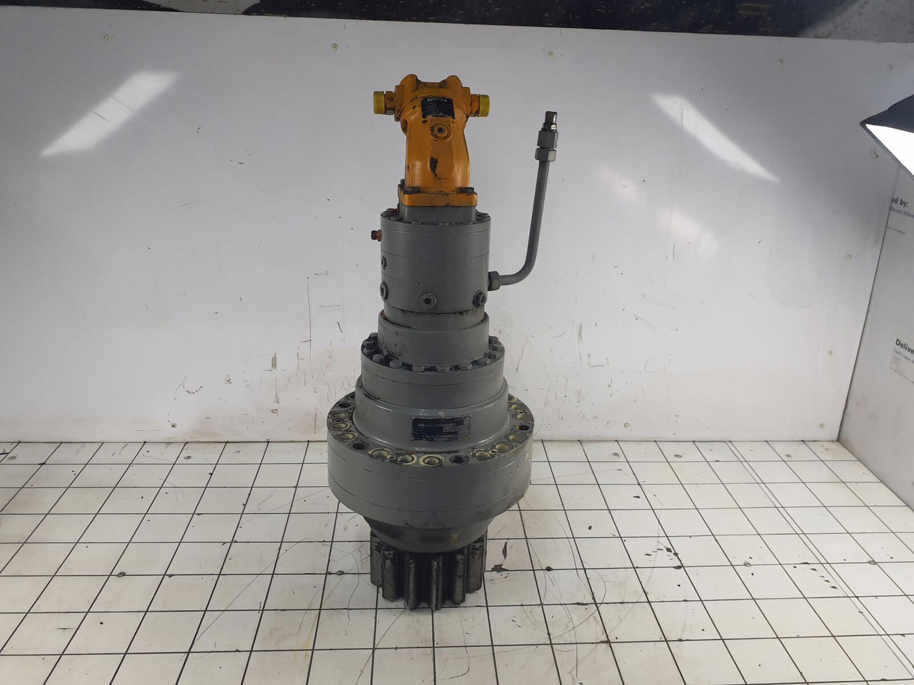 Liebherr LTM 1300 slew gear with motor - Moteur de rotation pour Grue mobile: photos 4 Liebherr LTM 1300 slew gear with motor - Moteur de rotation pour Grue mobile: photos 4
