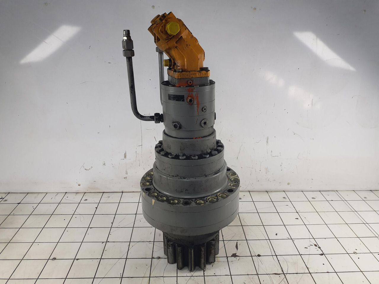 Liebherr LTM 1300 slew gear with motor - Moteur de rotation pour Grue mobile: photos 1 Liebherr LTM 1300 slew gear with motor - Moteur de rotation pour Grue mobile: photos 1