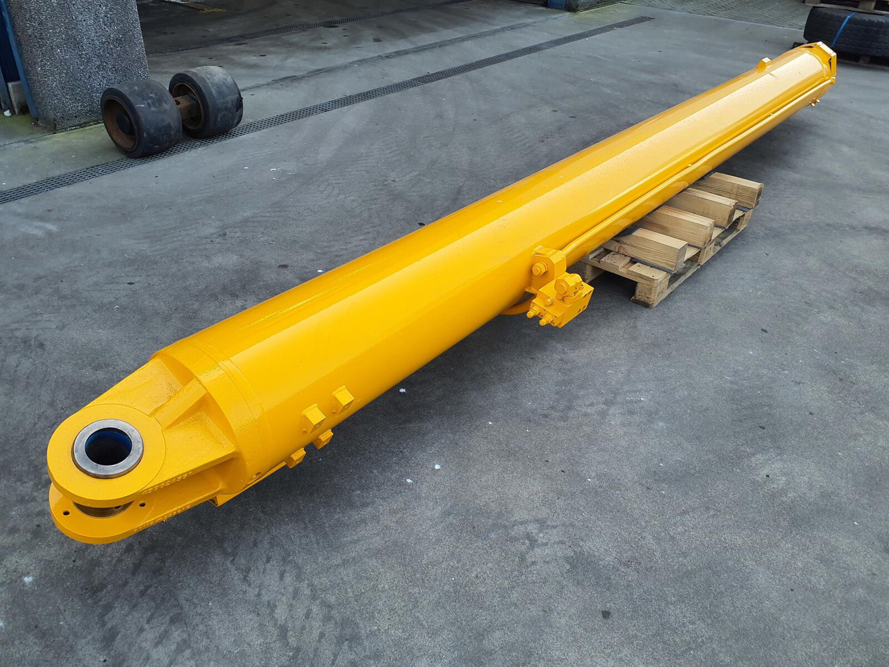 Liebherr LTM 1400-7.1 Boom cylinder left - Vérin hydraulique pour Grue mobile: photos 1 Liebherr LTM 1400-7.1 Boom cylinder left - Vérin hydraulique pour Grue mobile: photos 1