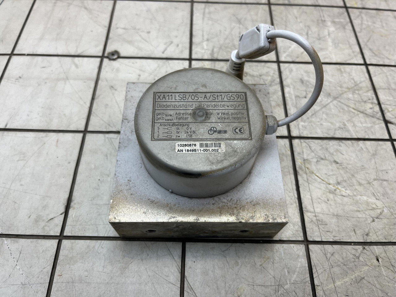 Liebherr LTM 1400-7.1 angle transmitter - Capteur pour Grue mobile: photos 1 Liebherr LTM 1400-7.1 angle transmitter - Capteur pour Grue mobile: photos 1