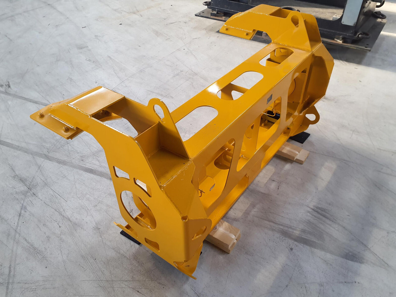 Liebherr LTM 1750-9.1 Luffing cylinder lifting device front - Carrosserie et extérieur pour Grue mobile: photos 2 Liebherr LTM 1750-9.1 Luffing cylinder lifting device front - Carrosserie et extérieur pour Grue mobile: photos 2