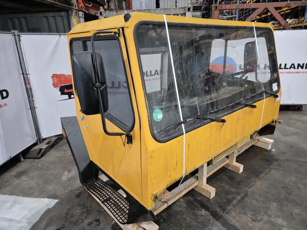 Liebherr LTM drivers cabin - Cabine pour Grue mobile: photos 1 Liebherr LTM drivers cabin - Cabine pour Grue mobile: photos 1