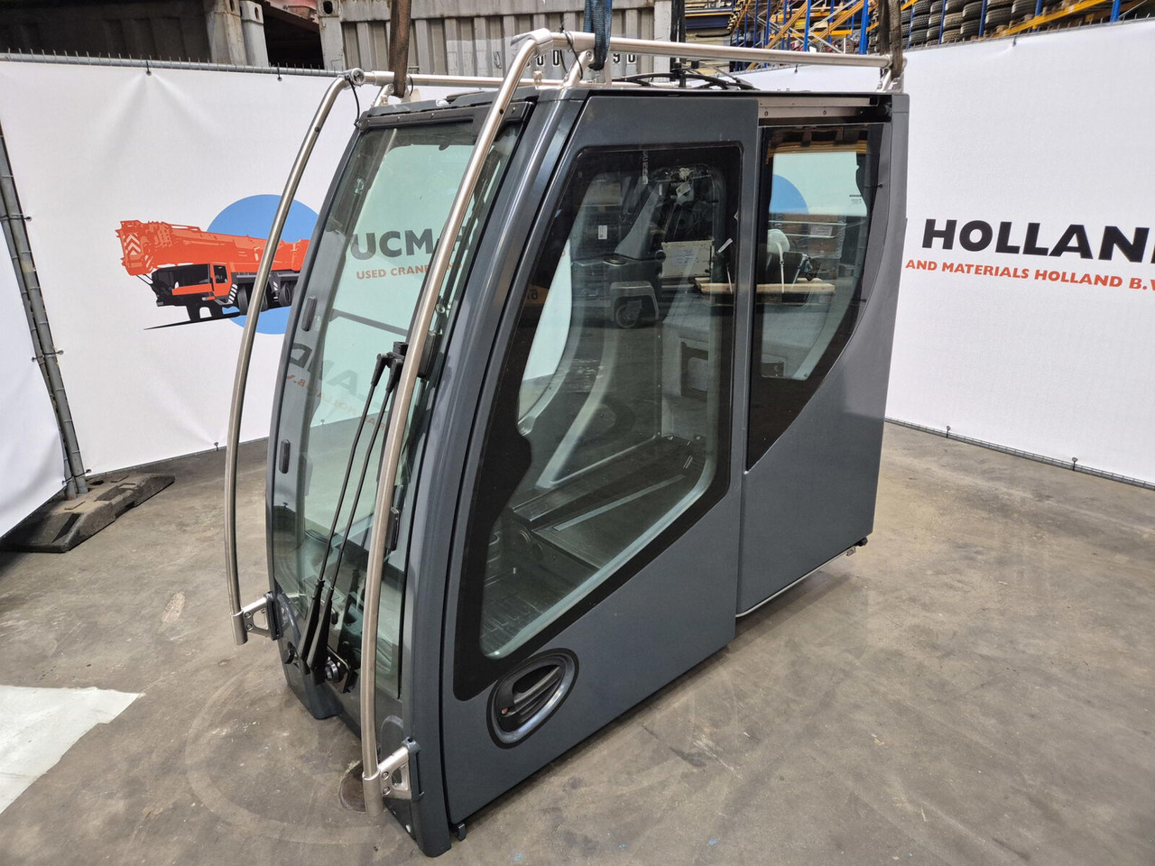 Liebherr LTM upper cab - Cabine pour Grue mobile: photos 1 Liebherr LTM upper cab - Cabine pour Grue mobile: photos 1