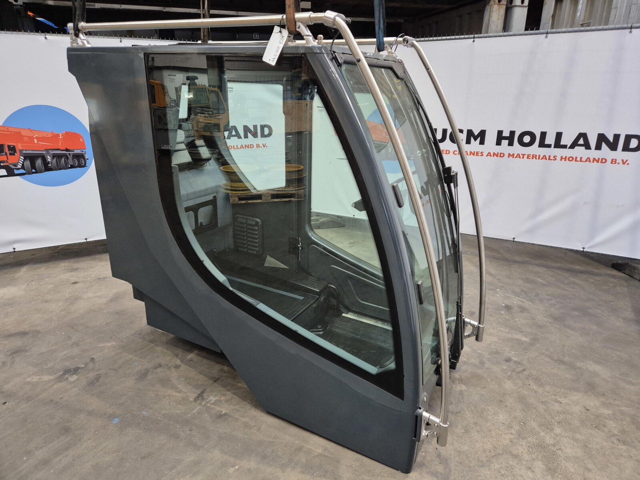 Liebherr LTM upper cab - Cabine pour Grue mobile: photos 3 Liebherr LTM upper cab - Cabine pour Grue mobile: photos 3