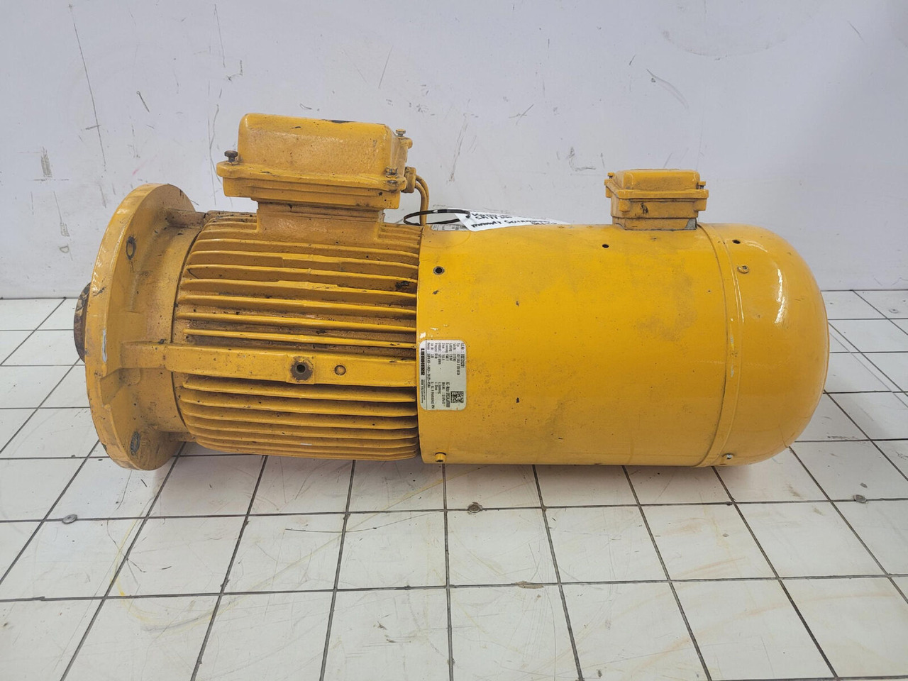 Liebherr MK 100 slew motor - Moteur de rotation pour Grue: photos 4 Liebherr MK 100 slew motor - Moteur de rotation pour Grue: photos 4