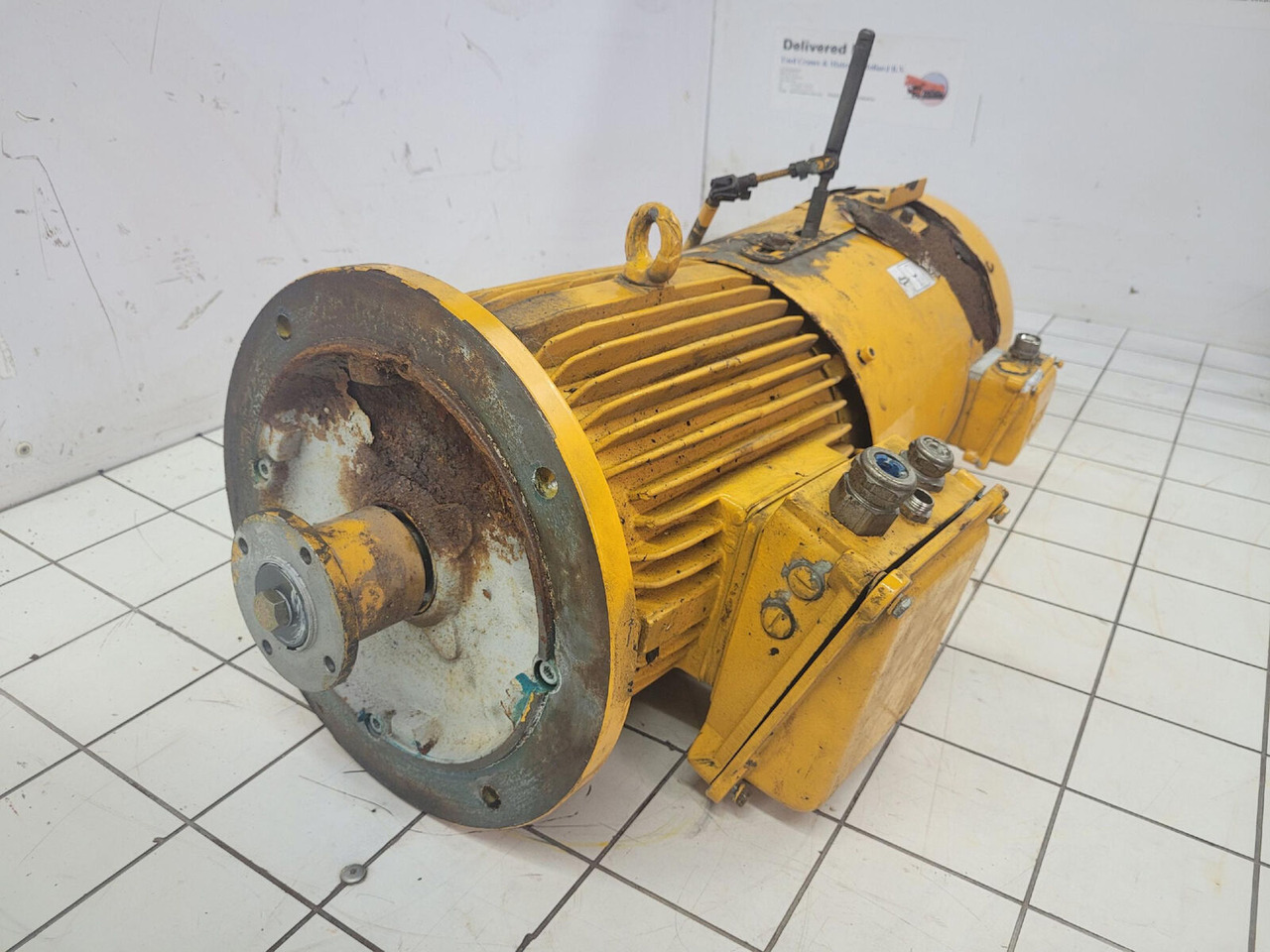 Liebherr MK 100 slew motor - Moteur de rotation pour Grue: photos 2 Liebherr MK 100 slew motor - Moteur de rotation pour Grue: photos 2