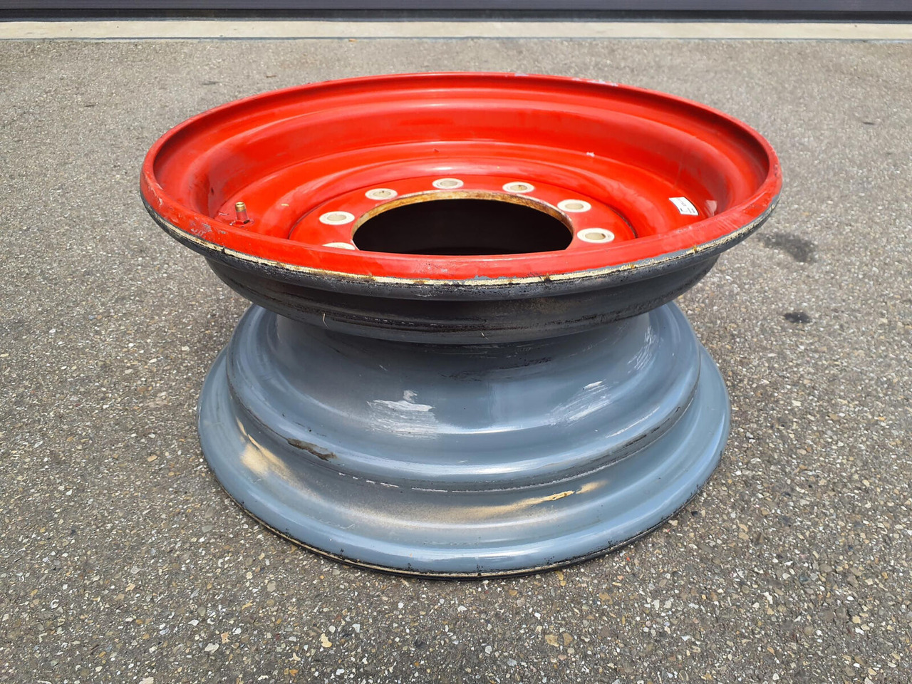 Liebherr Rim 445/95R25 10 12 1p - Jante pour Grue: photos 3 Liebherr Rim 445/95R25 10 12 1p - Jante pour Grue: photos 3