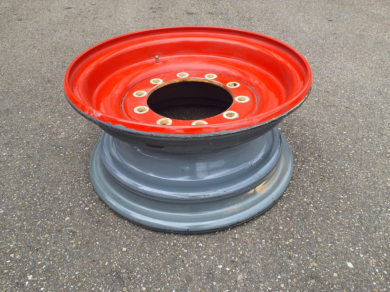 Liebherr Rim 445/95R25 10 12 1p - Jante pour Grue: photos 3 Liebherr Rim 445/95R25 10 12 1p - Jante pour Grue: photos 3