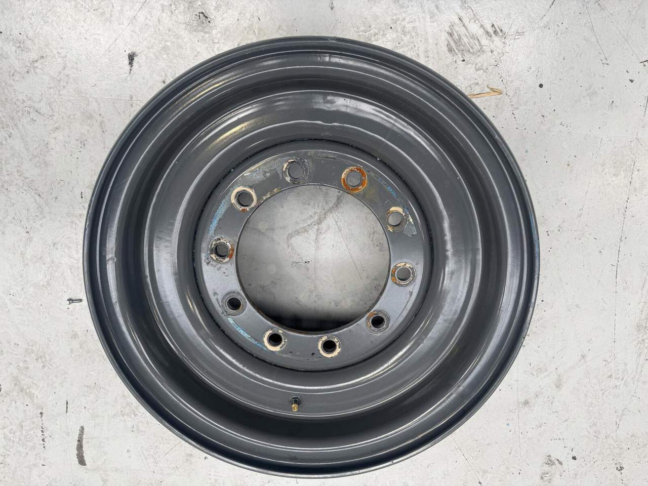 Liebherr Rim 445/95R25 10 12 1p - Jante pour Grue: photos 3 Liebherr Rim 445/95R25 10 12 1p - Jante pour Grue: photos 3