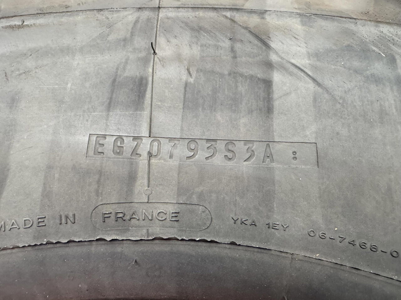 Liebherr Wheel 445/95 R25 10 12 1p - Roue complète: photos 4 Liebherr Wheel 445/95 R25 10 12 1p - Roue complète: photos 4