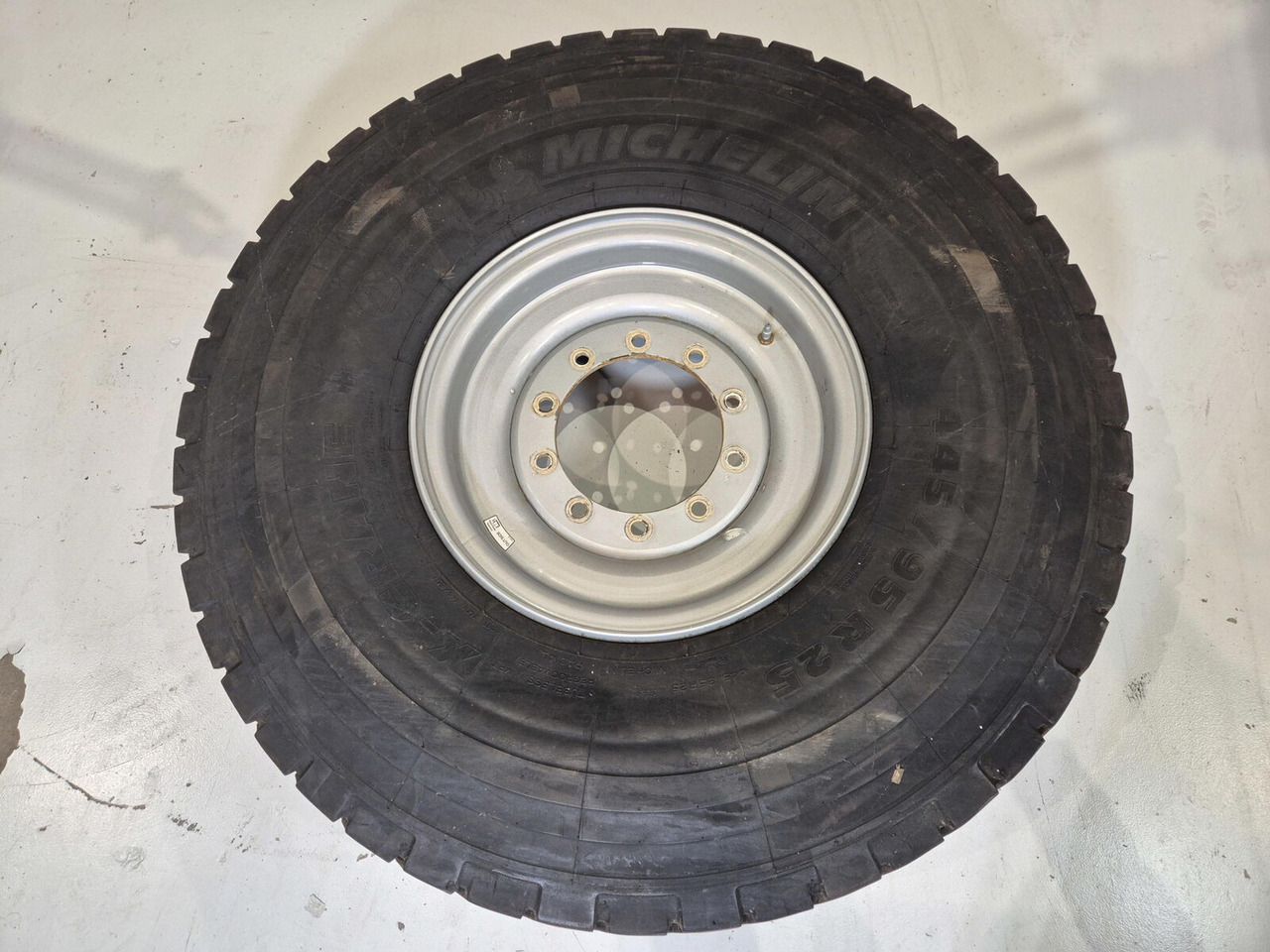 Liebherr Wheel 445/95R25 10 12 1p - Roue complète: photos 2 Liebherr Wheel 445/95R25 10 12 1p - Roue complète: photos 2
