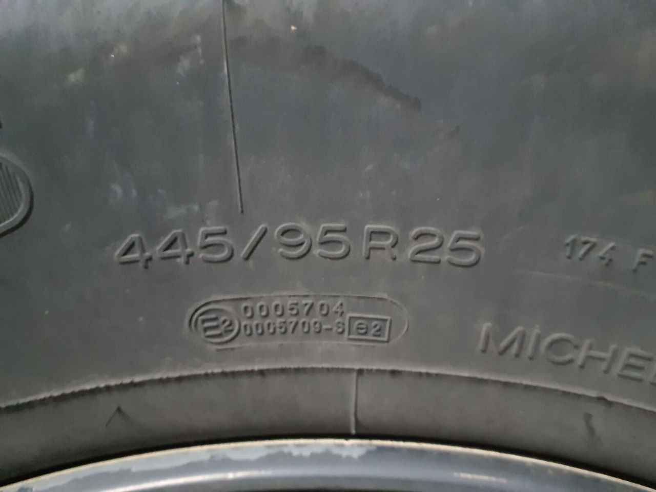Liebherr Wheel 445/95R25 10 12 1p - Roue complète: photos 5 Liebherr Wheel 445/95R25 10 12 1p - Roue complète: photos 5