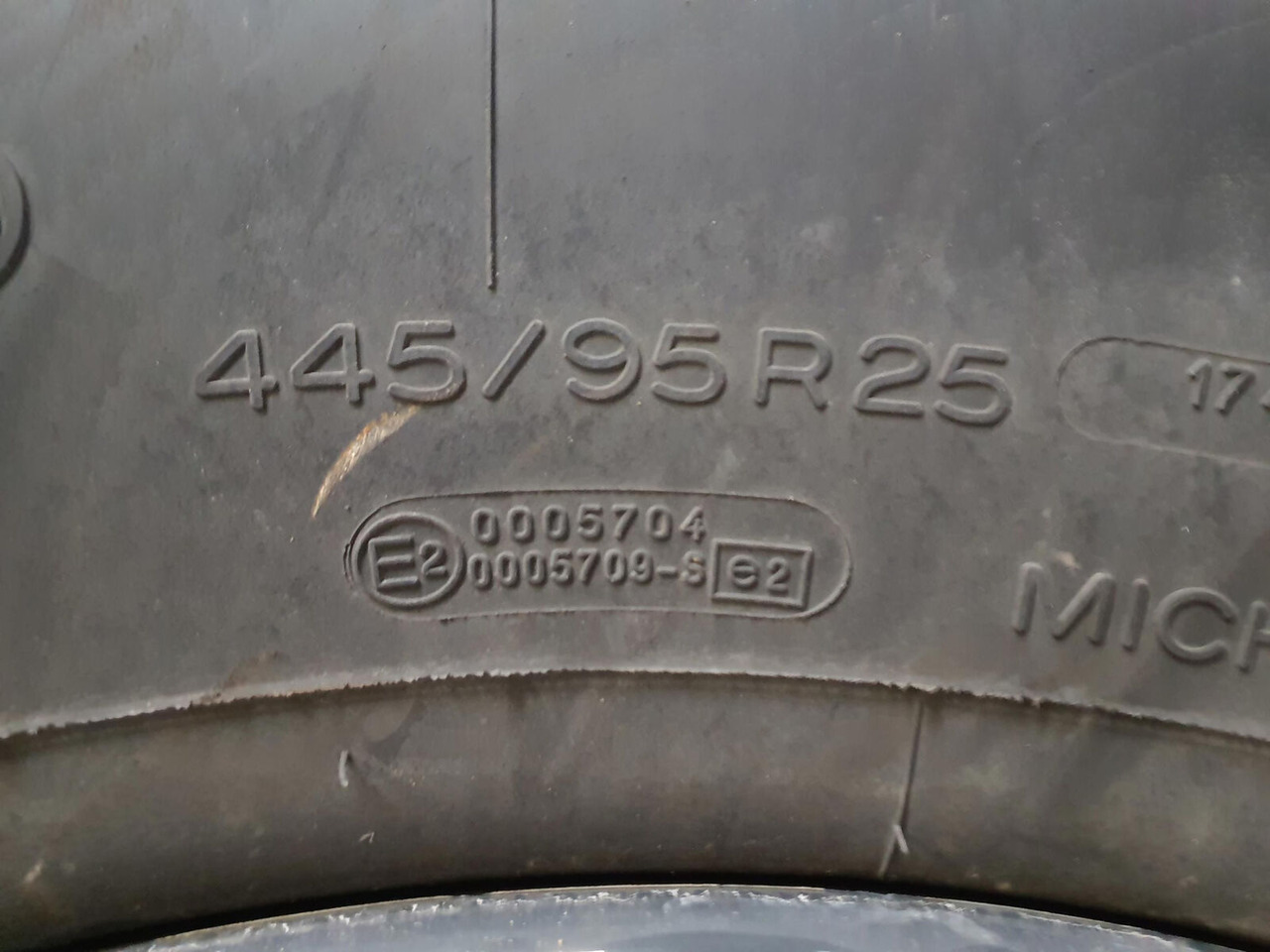 Michelin Wheel 445/95R25 10 12 1p - Roue complète: photos 5 Michelin Wheel 445/95R25 10 12 1p - Roue complète: photos 5
