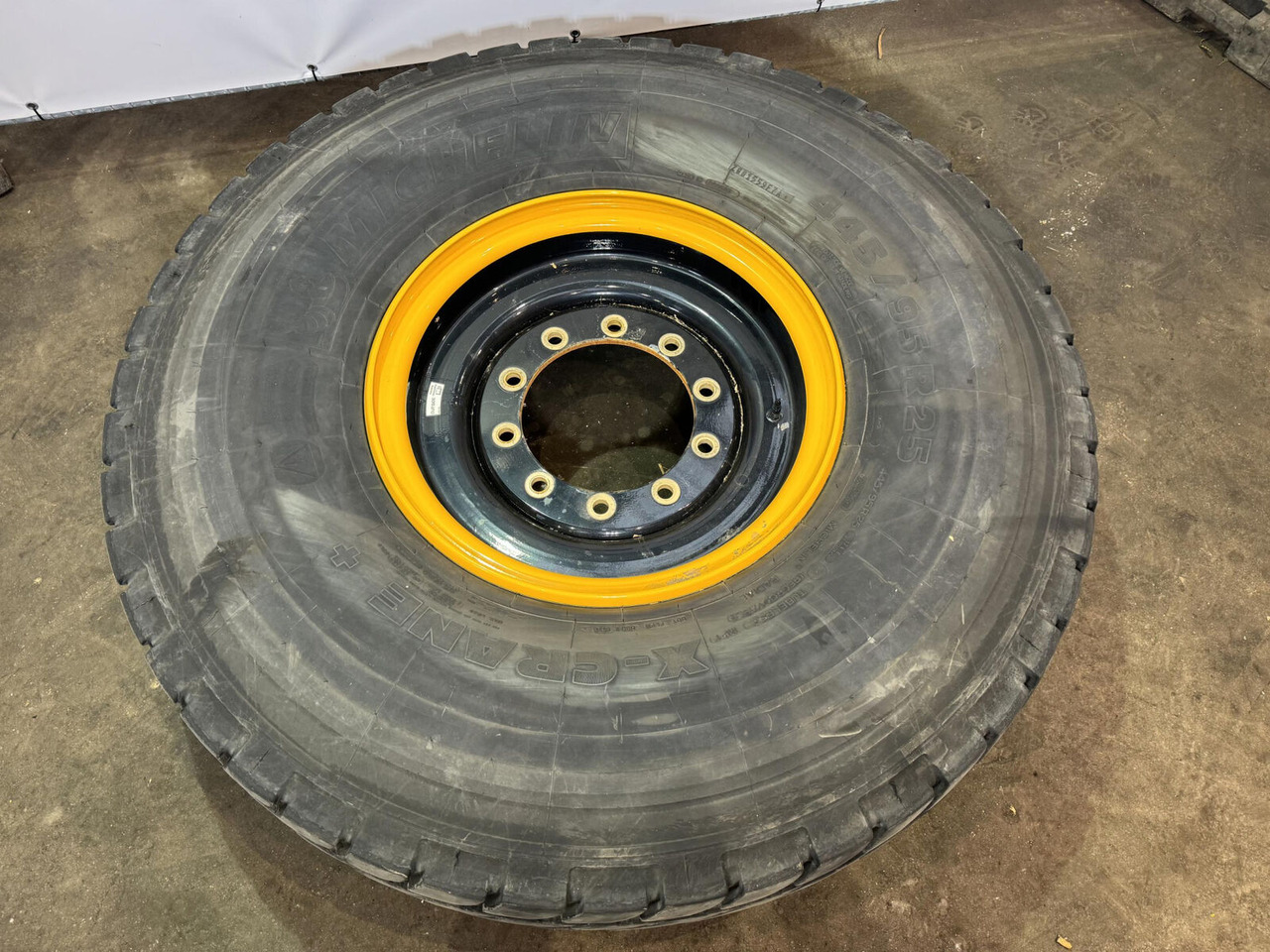 Michelin Wheel 445/95R25 10 12.3 1p - Roue complète: photos 1 Michelin Wheel 445/95R25 10 12.3 1p - Roue complète: photos 1