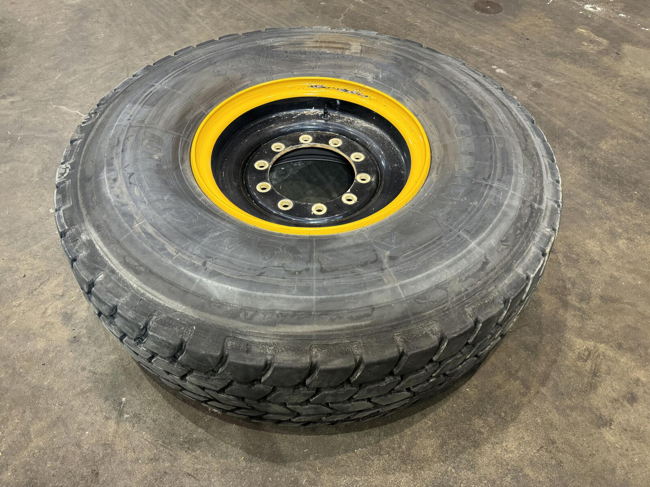 Michelin Wheel 445/95R25 10 12.3 1p - Roue complète: photos 2 Michelin Wheel 445/95R25 10 12.3 1p - Roue complète: photos 2