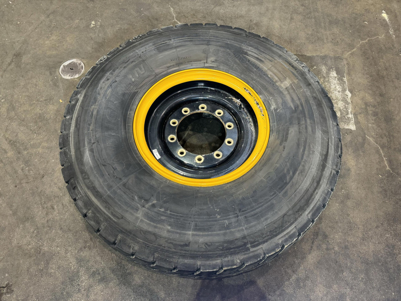 Michelin Wheel 445/95R25 10 12.3 1p - Roue complète: photos 1 Michelin Wheel 445/95R25 10 12.3 1p - Roue complète: photos 1