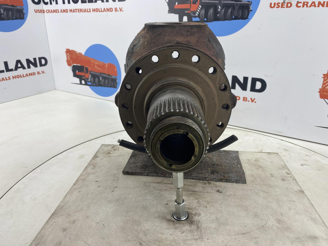 PPM 280 ATT Steering knuckle 16 holes axle 2 - Fusée d'essieu pour Grue: photos 2 PPM 280 ATT Steering knuckle 16 holes axle 2 - Fusée d'essieu pour Grue: photos 2