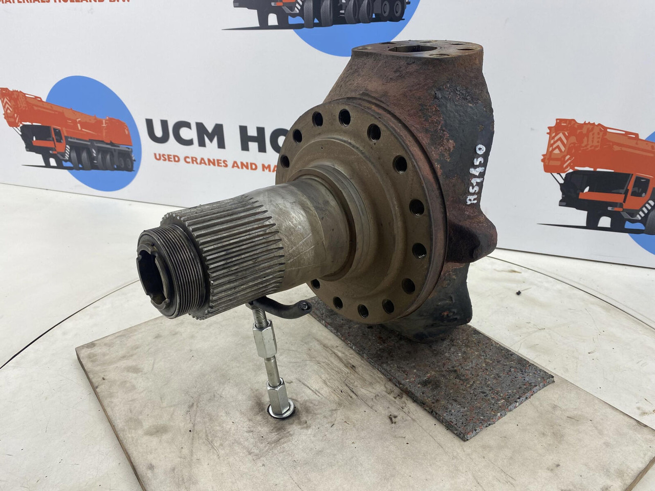 PPM 280 ATT Steering knuckle 16 holes axle 2 - Fusée d'essieu pour Grue: photos 1 PPM 280 ATT Steering knuckle 16 holes axle 2 - Fusée d'essieu pour Grue: photos 1