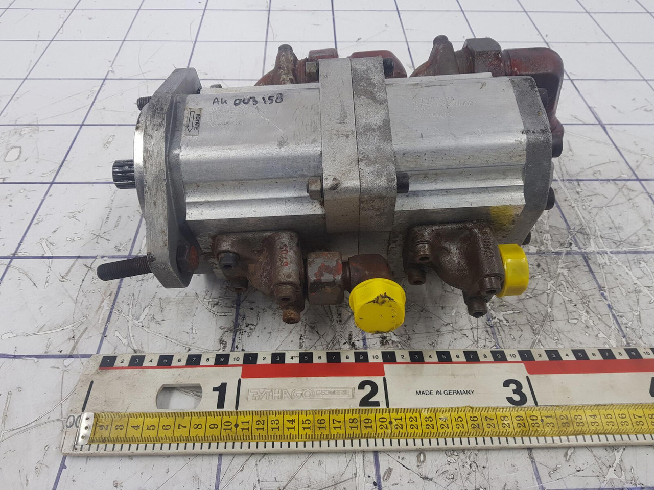 Sauer-Danfoss 70 GMT dual gear pump - Pompe hydraulique pour Grue mobile: photos 1 Sauer-Danfoss 70 GMT dual gear pump - Pompe hydraulique pour Grue mobile: photos 1