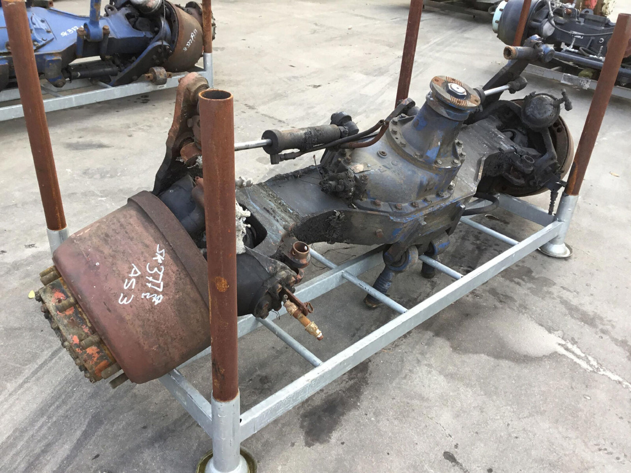 Spierings SK 377 axle 3 - Essieu et pièces pour Grue mobile: photos 4 Spierings SK 377 axle 3 - Essieu et pièces pour Grue mobile: photos 4