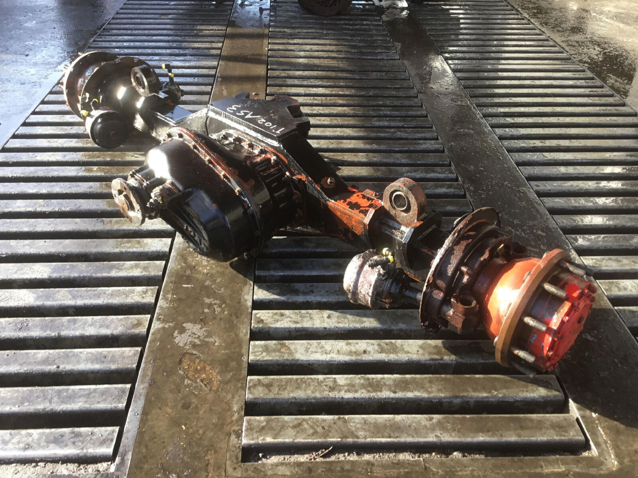 Spierings SK 477 axle 3 - Essieu et pièces pour Grue mobile: photos 4 Spierings SK 477 axle 3 - Essieu et pièces pour Grue mobile: photos 4