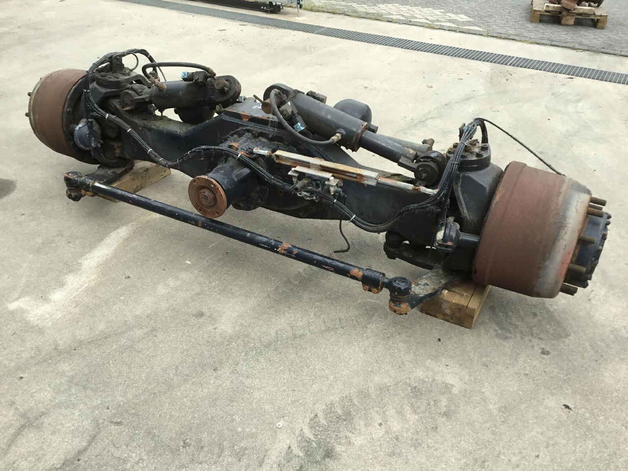 Spierings SK 477 axle 4 - Essieu et pièces pour Grue mobile: photos 3 Spierings SK 477 axle 4 - Essieu et pièces pour Grue mobile: photos 3