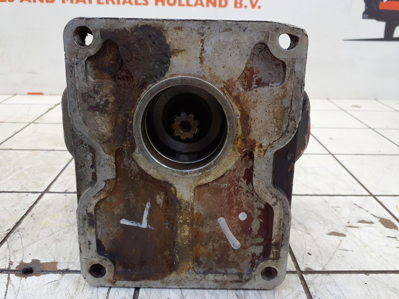 Sundstrand dual gear pump - Pompe hydraulique pour Grue: photos 5 Sundstrand dual gear pump - Pompe hydraulique pour Grue: photos 5