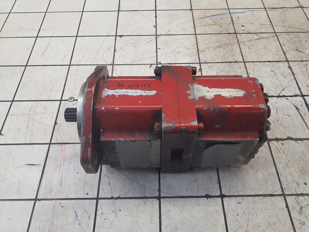 Sundstrand dual gear pump - Pompe hydraulique pour Grue mobile: photos 5 Sundstrand dual gear pump - Pompe hydraulique pour Grue mobile: photos 5