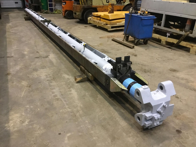Terex AC 100/4 telescopic cylinder - Vérin hydraulique pour Grue: photos 2 Terex AC 100/4 telescopic cylinder - Vérin hydraulique pour Grue: photos 2
