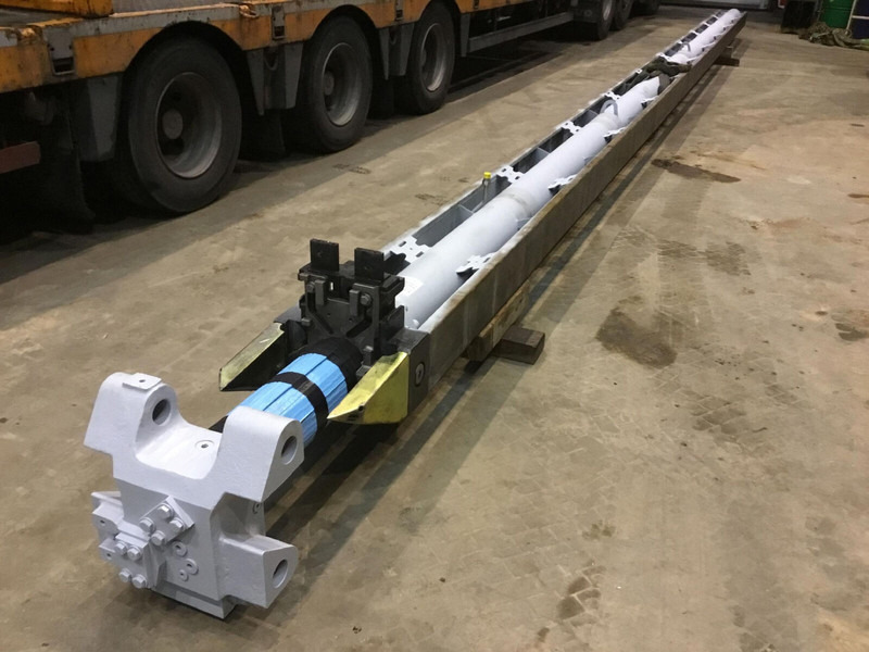 Terex AC 100/4 telescopic cylinder - Vérin hydraulique pour Grue: photos 1 Terex AC 100/4 telescopic cylinder - Vérin hydraulique pour Grue: photos 1