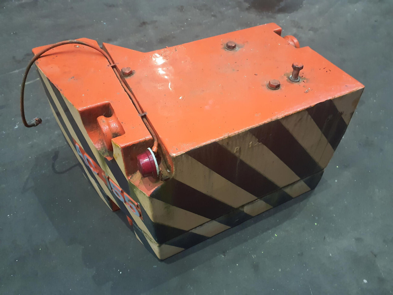 Terex AC 155 counterweight 1.2t + 0,3t right - Contrepoids pour Grue mobile: photos 5 Terex AC 155 counterweight 1.2t + 0,3t right - Contrepoids pour Grue mobile: photos 5