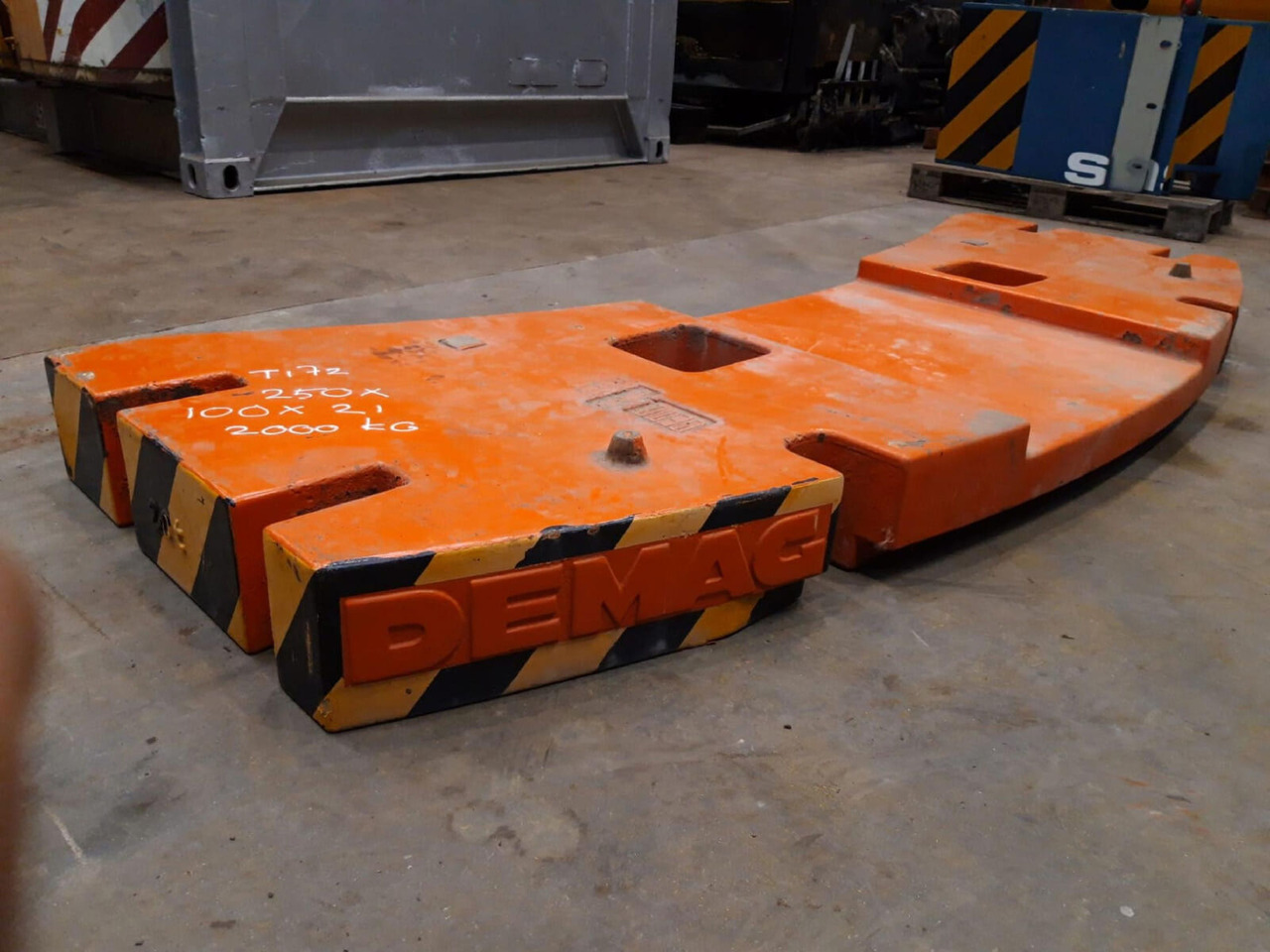 Terex AC 155 counterweight 2,0 ton - Contrepoids pour Grue mobile: photos 2 Terex AC 155 counterweight 2,0 ton - Contrepoids pour Grue mobile: photos 2