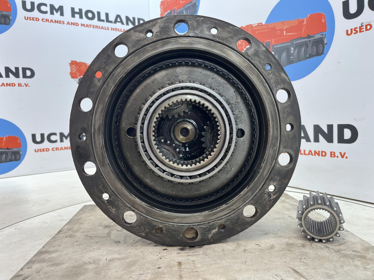 Terex AC 155 planetary gear 17-24-67-32-46-3-H135 - Moteur de translation pour Grue mobile: photos 3 Terex AC 155 planetary gear 17-24-67-32-46-3-H135 - Moteur de translation pour Grue mobile: photos 3