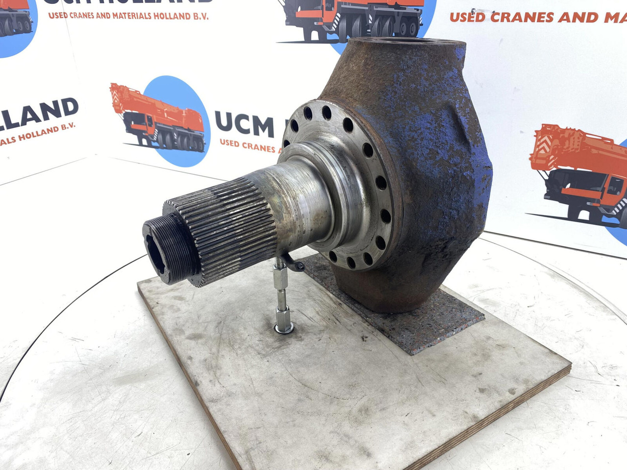 Terex AC 205 Steering knuckle 16 holes - Fusée d'essieu pour Grue mobile: photos 1 Terex AC 205 Steering knuckle 16 holes - Fusée d'essieu pour Grue mobile: photos 1