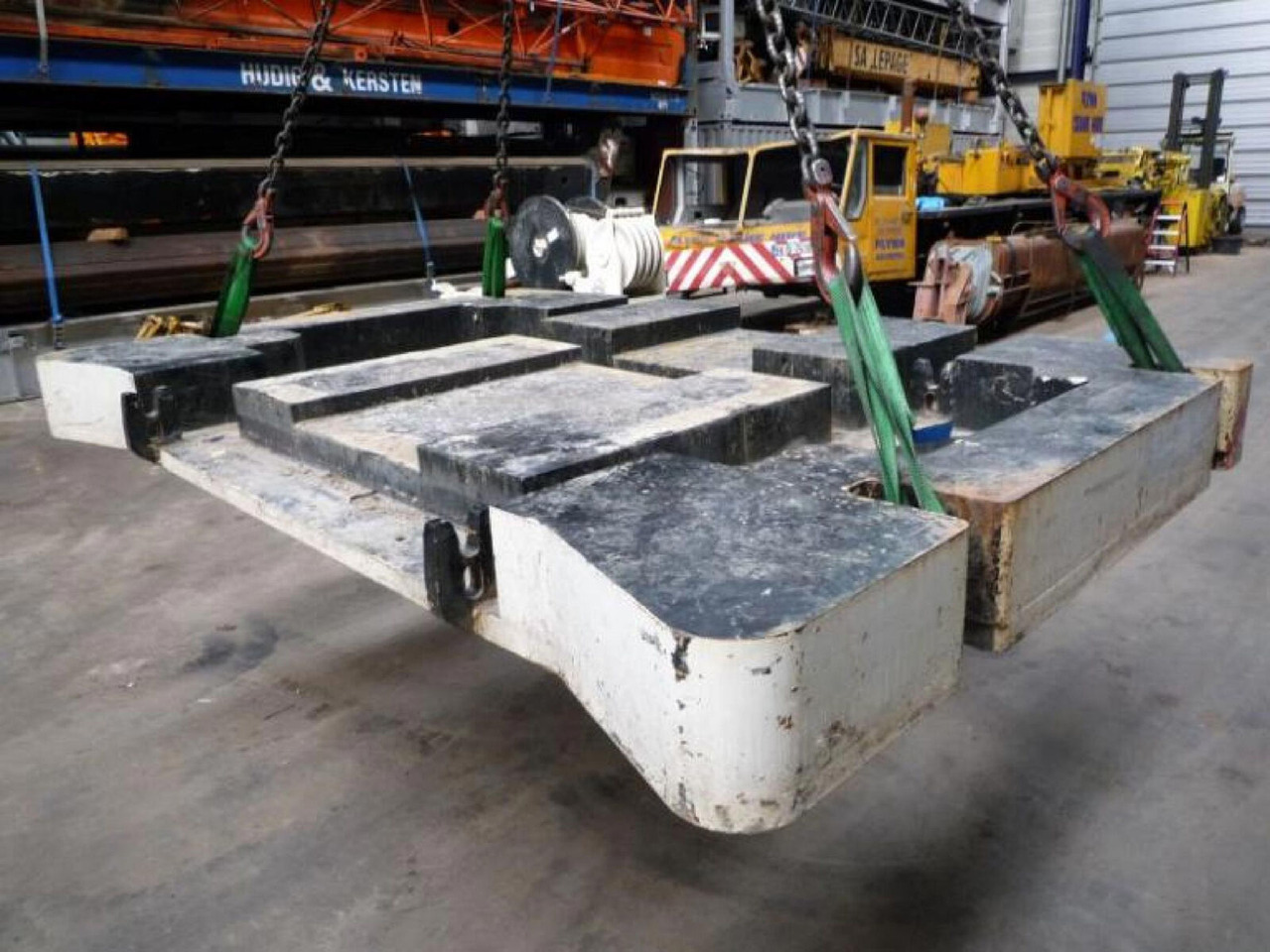 Terex AC 350-1 counterweight 7 ton - Contrepoids pour Grue mobile: photos 1 Terex AC 350-1 counterweight 7 ton - Contrepoids pour Grue mobile: photos 1