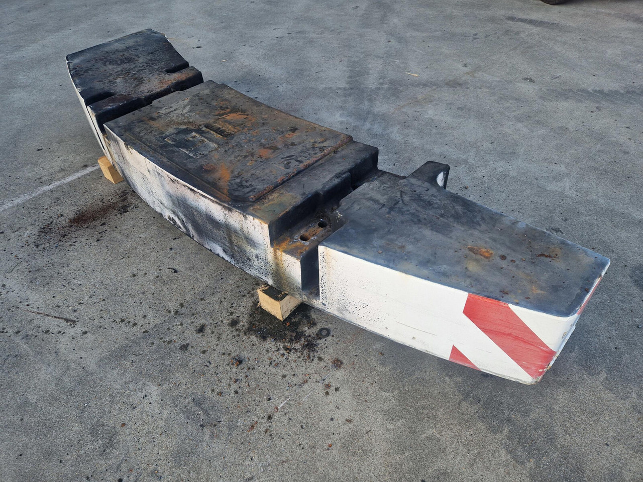 Terex AC 40 CITY counterweight 2.35T - Contrepoids pour Grue mobile: photos 1 Terex AC 40 CITY counterweight 2.35T - Contrepoids pour Grue mobile: photos 1