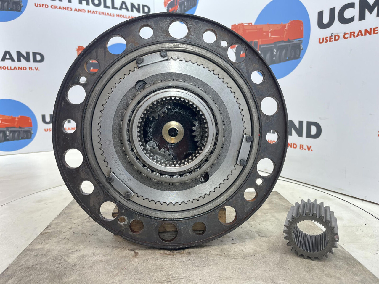 Terex Demag AC 100/4 planetary gear 22-25-74-40-3pl-H127-46 - Moteur de translation pour Grue mobile: photos 5 Terex Demag AC 100/4 planetary gear 22-25-74-40-3pl-H127-46 - Moteur de translation pour Grue mobile: photos 5