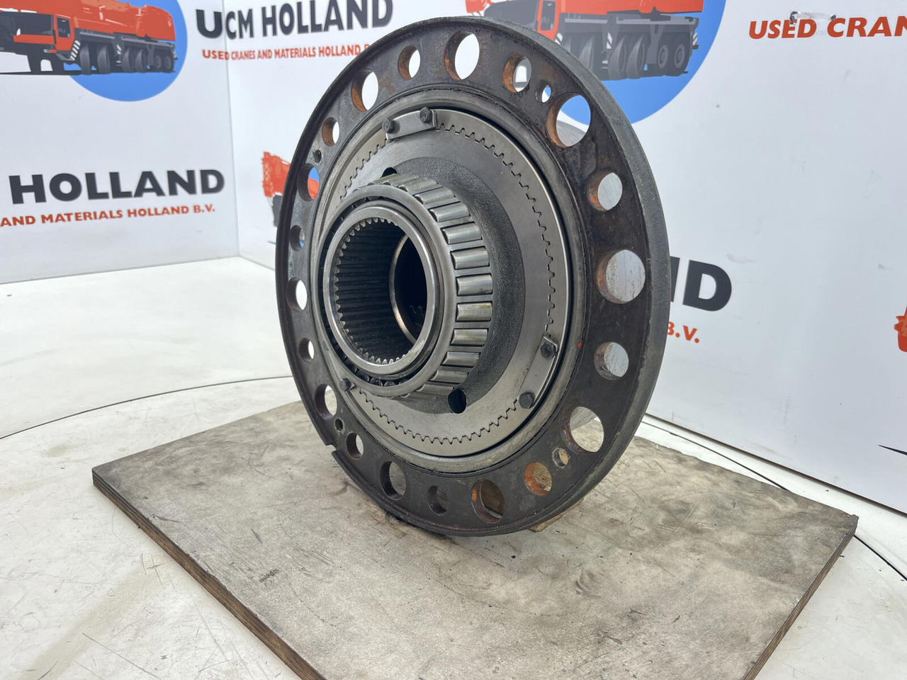 Terex Demag AC 100/4 planetary gear 22-25-74-40-3pl-H127-46 - Moteur de translation pour Grue mobile: photos 3 Terex Demag AC 100/4 planetary gear 22-25-74-40-3pl-H127-46 - Moteur de translation pour Grue mobile: photos 3