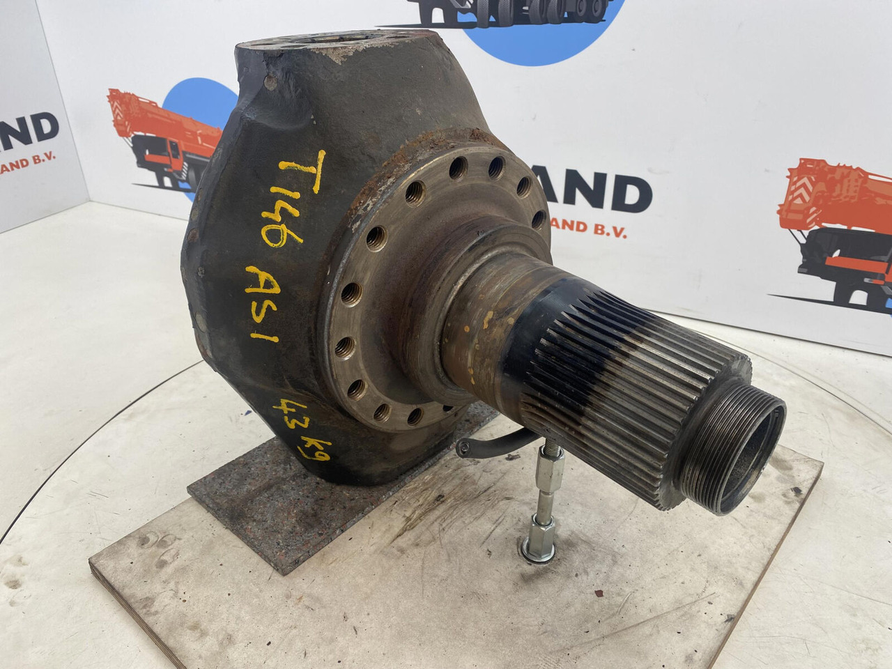 Terex Demag AC 35 Steering knuckle 16 holes axle 1 - Fusée d'essieu pour Grue mobile: photos 3 Terex Demag AC 35 Steering knuckle 16 holes axle 1 - Fusée d'essieu pour Grue mobile: photos 3