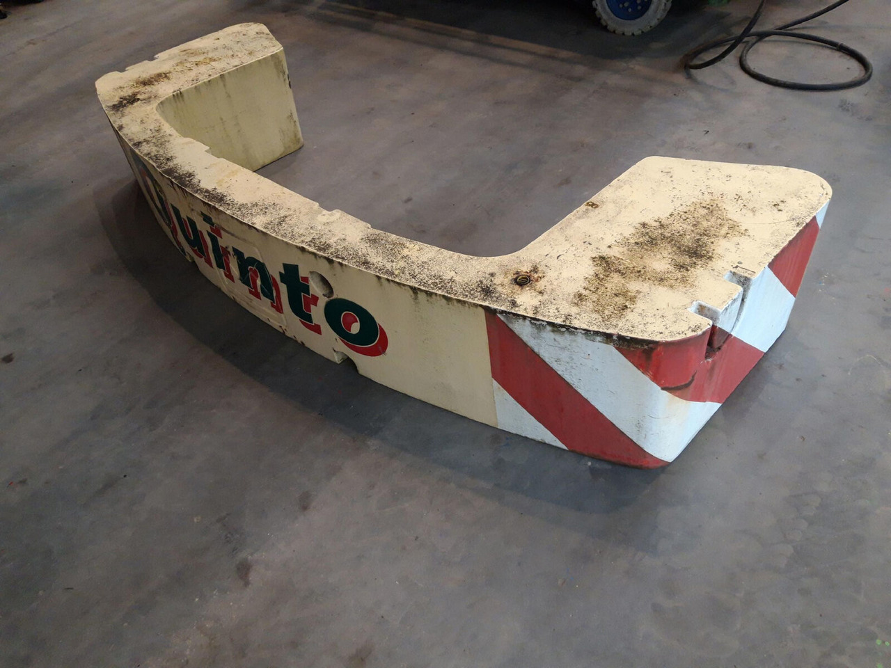 Terex Demag AC 35 counterweight 2,5 T - Contrepoids pour Grue mobile: photos 4 Terex Demag AC 35 counterweight 2,5 T - Contrepoids pour Grue mobile: photos 4