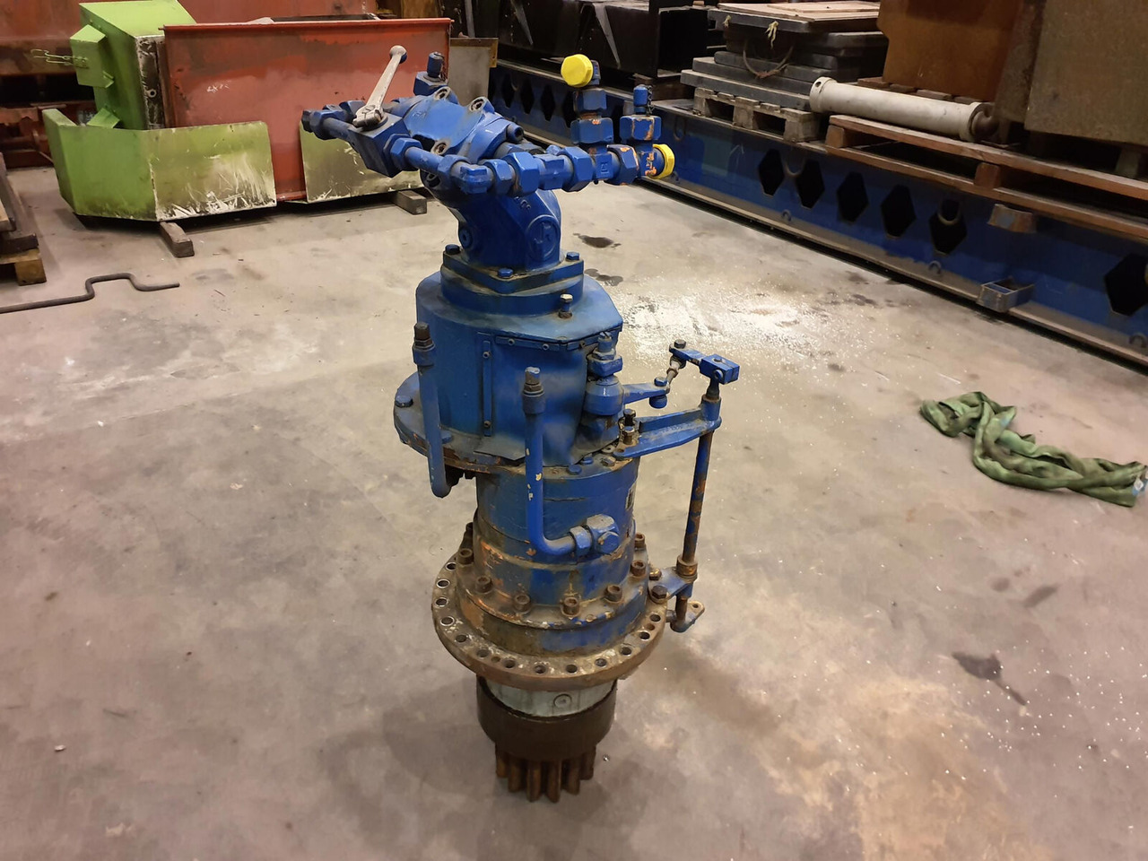 Terex HC 340 slewing gear - Moteur de rotation pour Grue mobile: photos 1 Terex HC 340 slewing gear - Moteur de rotation pour Grue mobile: photos 1