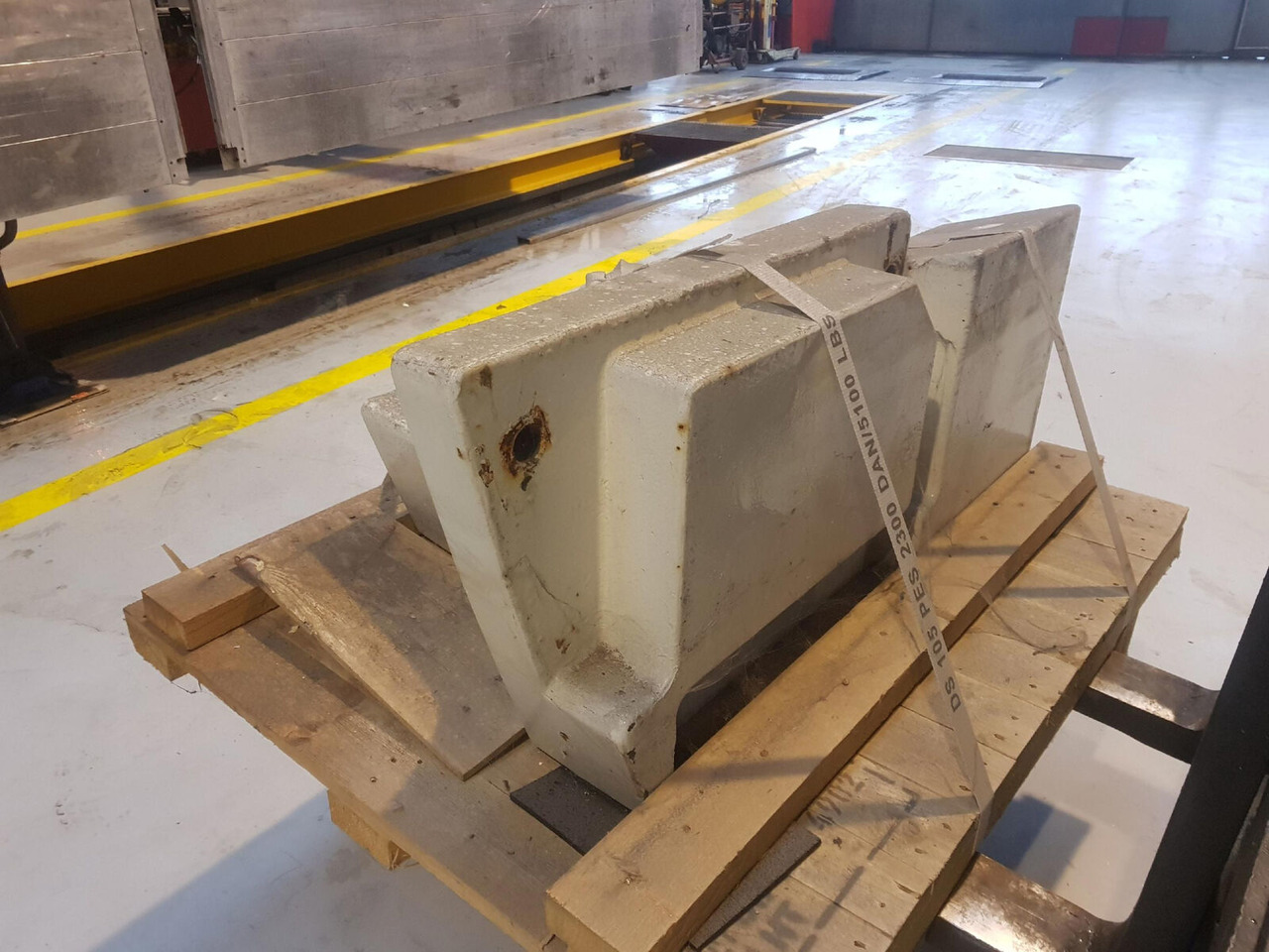 Terex Terex Challenger 4200 counterweight 1,4 ton - Contrepoids pour Grue mobile: photos 3 Terex Terex Challenger 4200 counterweight 1,4 ton - Contrepoids pour Grue mobile: photos 3