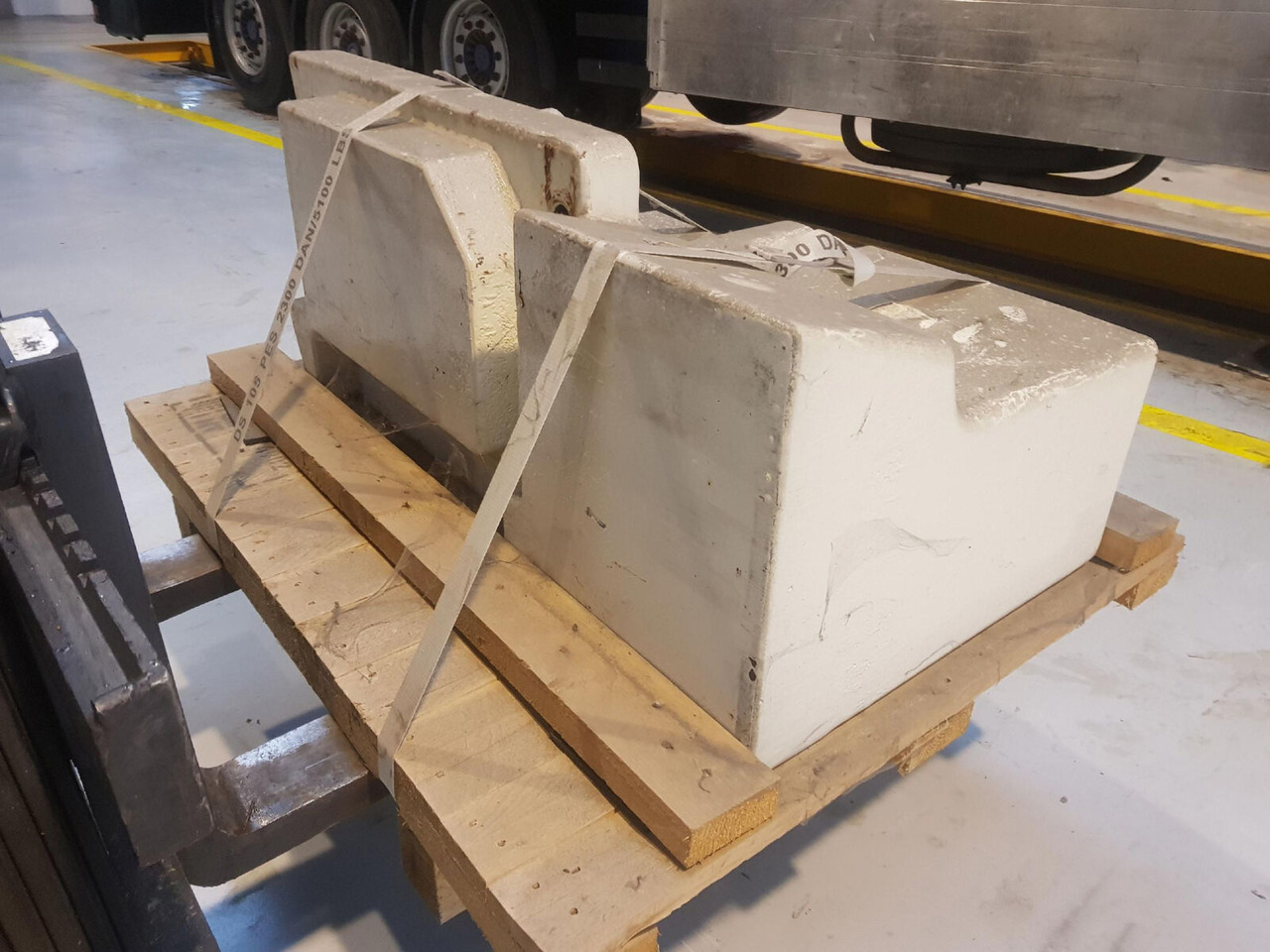 Terex Terex Challenger 4200 counterweight 1,4 ton - Contrepoids pour Grue mobile: photos 2 Terex Terex Challenger 4200 counterweight 1,4 ton - Contrepoids pour Grue mobile: photos 2